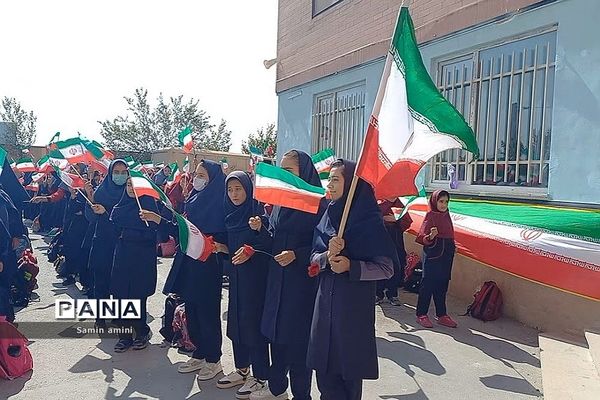 تشییع پیکر مطهر شهید گمنام در 2 مدرسه رودهن‌