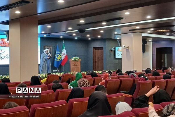 حضور دانش‌آموزان بهارستانی در نمایشگاه روایت گمنامی