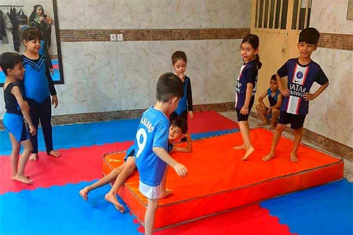 برگزاری مسابقات ورزشی کودکان دهه نودی در پایگاه بسیج ام‌ابیها ملارد