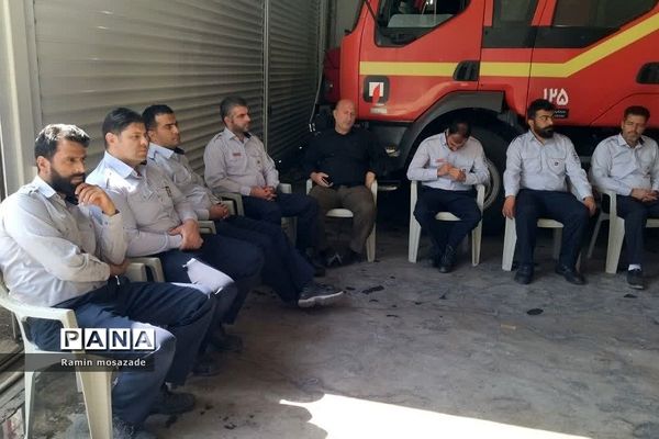 آیین تجلیل از آتش‌نشانان رودهن
