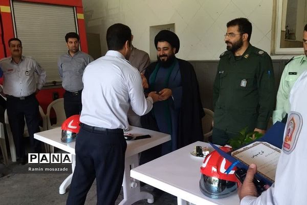 آیین تجلیل از آتش‌نشانان رودهن