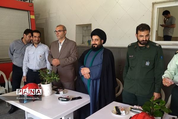 آیین تجلیل از آتش‌نشانان رودهن