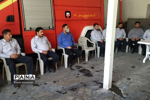 آیین تجلیل از آتش‌نشانان رودهن