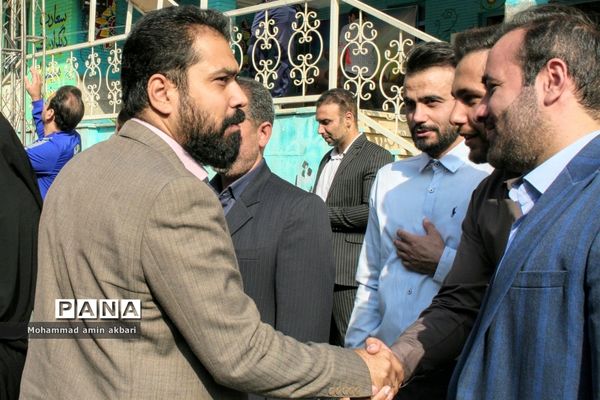 آیین نواختن زنگ تحرک مدارس در ناحیه یک ری‌