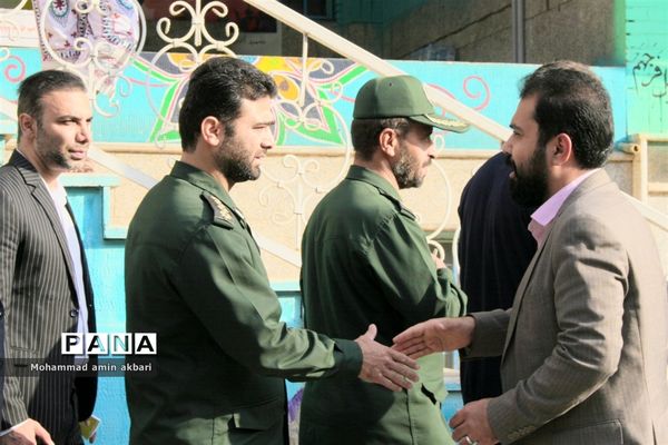 آیین نواختن زنگ تحرک مدارس در ناحیه یک ری‌