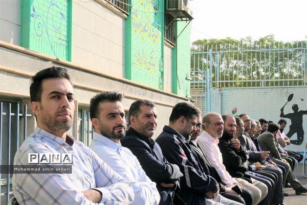 آیین نواختن زنگ تحرک مدارس در ناحیه یک ری‌