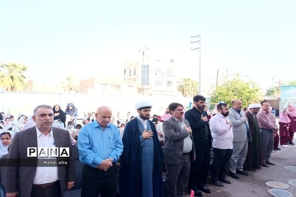 نواختن زنگ جشن عاطفه‌ها در مدارس بهبهان