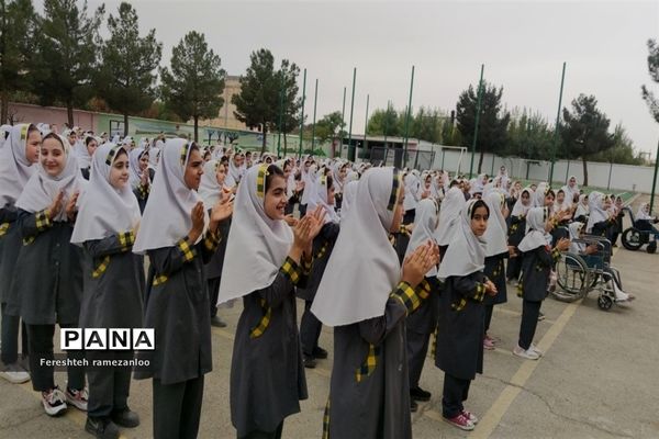 گرامیداشت روز نیروی انتظامی در دبستان دخترانه مزرعه صفادشت