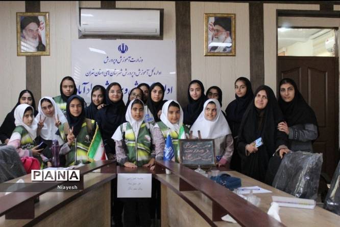 جلسه آموزشی خبرنویسی طرح هر مدرسه یک خبرنگار در جوادآباد