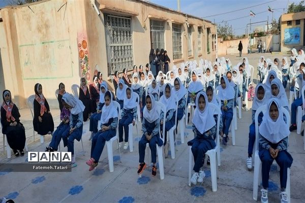 جشن عاطفه‌ها در مدارس شهرستان بام و صفی آباد