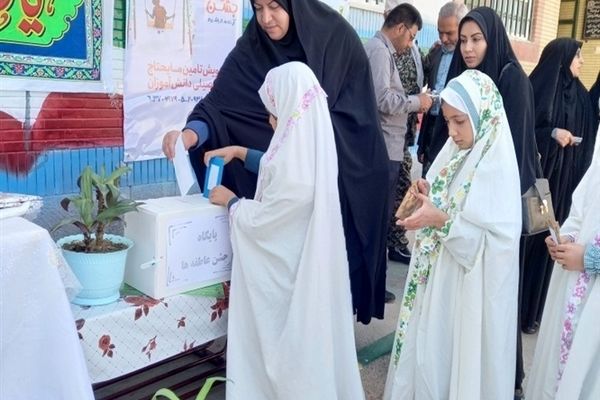 جشن عاطفه‌ها در مدارس شهرستان بام و صفی آباد