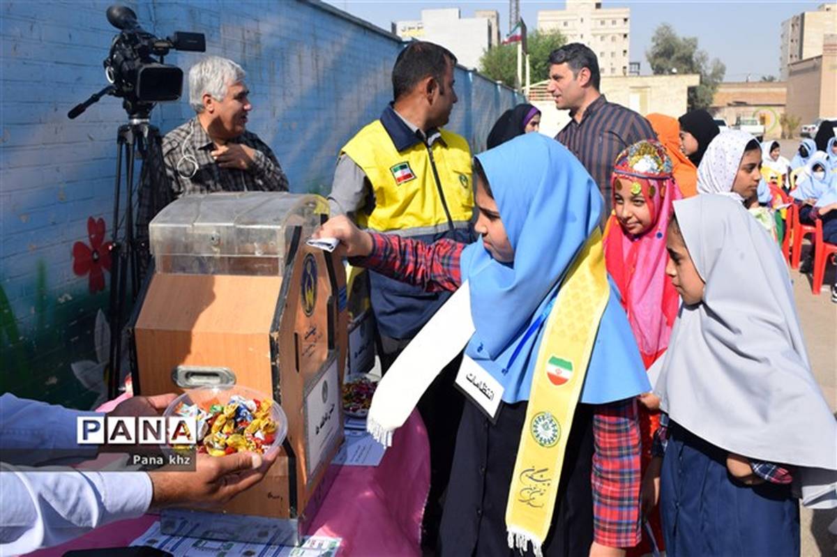 توزیع ۴۸ هزار بسته کمک آموزشی ویژه دانش‌‌آموزان نیازمند استان خوزستان