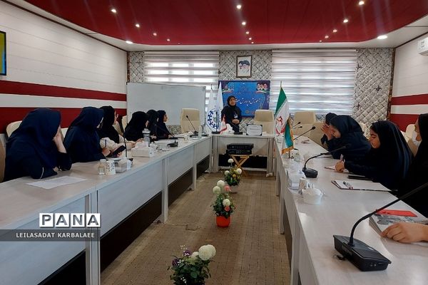 کارگاه آموزشی طرح«هر مدرسه،  یک خبرنگار» برای دانش‌آموز خبرنگاران پانا  کهریزک