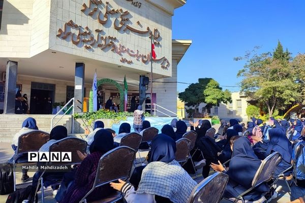 برگزاری جشن هفته وحدت و میلاد با سعادت حضرت محمد و امام جعفر صادق در دبیرستان آرمینه مصلی نژاد