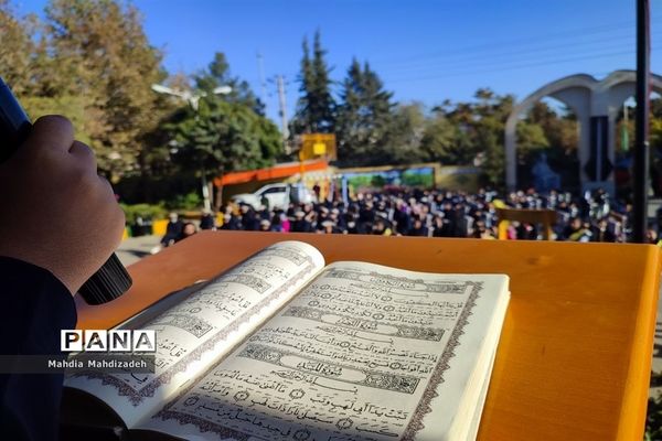 برگزاری جشن هفته وحدت و میلاد با سعادت حضرت محمد و امام جعفر صادق در دبیرستان آرمینه مصلی نژاد