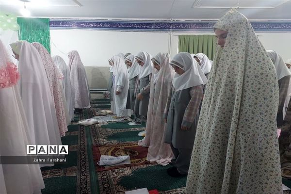 جشن نماز دانش‌آموزان آموزشگاه الله‌اکبر اسلامشهر