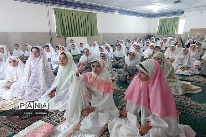 جشن نماز دانش‌آموزان آموزشگاه الله‌اکبر اسلامشهر