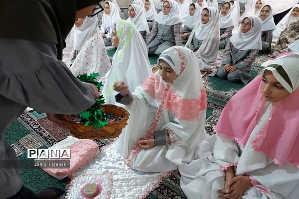 جشن نماز دانش‌آموزان آموزشگاه الله‌اکبر اسلامشهر