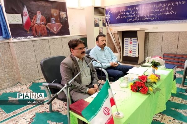 نشست جهاد تبیین مدیران مدارس غیر دولتی با امام جمعه بهبهان