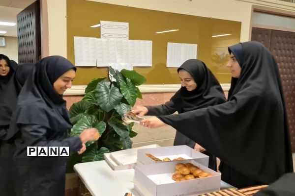 جشن باشکوه ولادت حضرت محمد(ص) در دبیرستان فرهنگ ۱۳