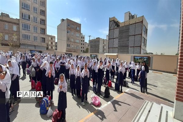 جشن میلاد حضرت محمد(ص) و امام جعفر صادق(ع) در دبستان  پورشهریاری