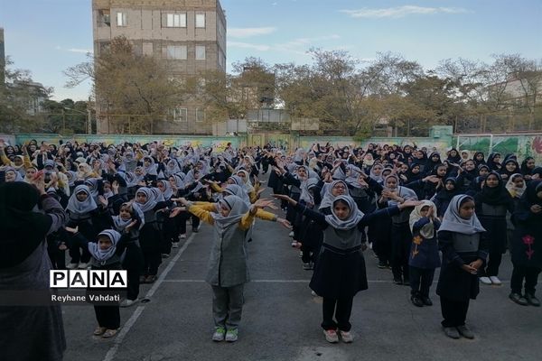 جشن میلاد پیامبر(ص) در دبستان کوثر