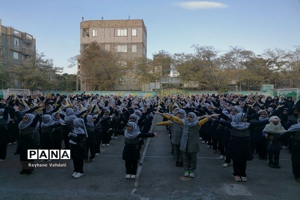 جشن میلاد پیامبر(ص) در دبستان کوثر