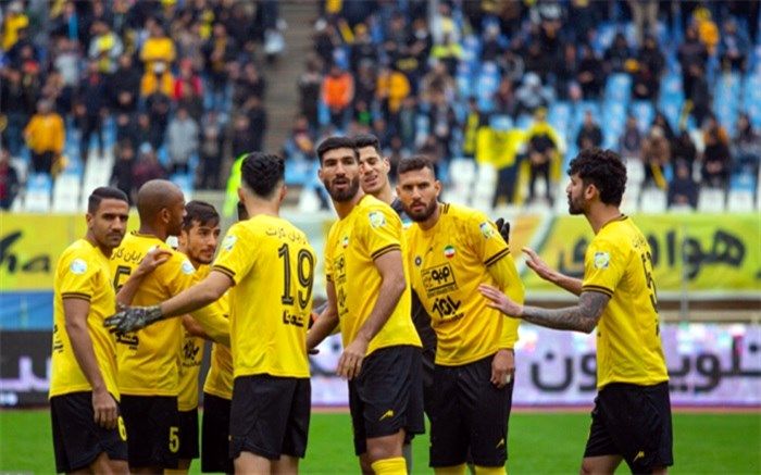 باشگاه سپاهان: بازی با تصمیم داور لغو شد؛ به AFC شکایت می‌کنیم