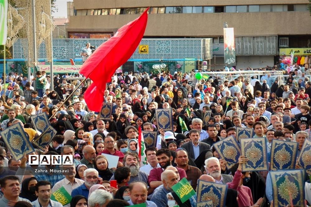 جشن بزرگ میلاد پیامبر اکرم (ص) در میدان ولیعصر