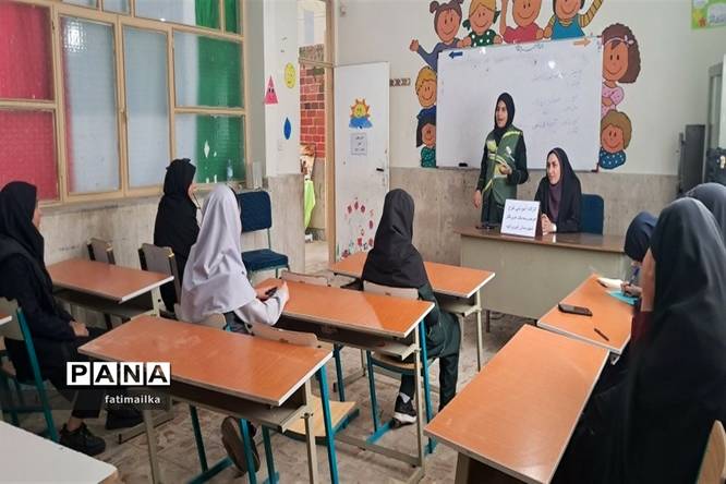 جلسه آموزشی خبرنویسی ویژه دانشآموزخبرنگاران در شهرستان فیروزکوه