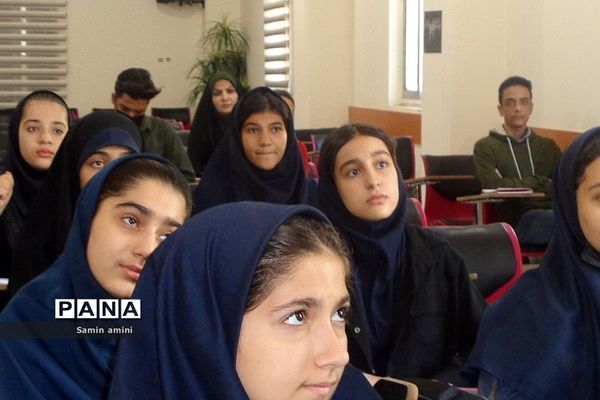 طرح هر مدرسه یک خبرنگار در آموزش و پرورش رودهن
