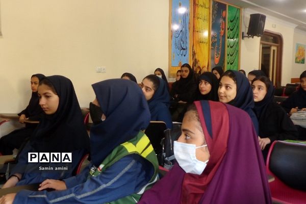 طرح هر مدرسه یک خبرنگار در آموزش و پرورش رودهن