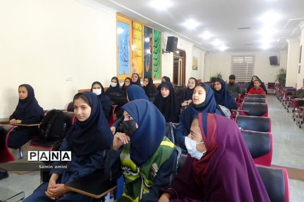 طرح هر مدرسه یک خبرنگار در آموزش و پرورش رودهن