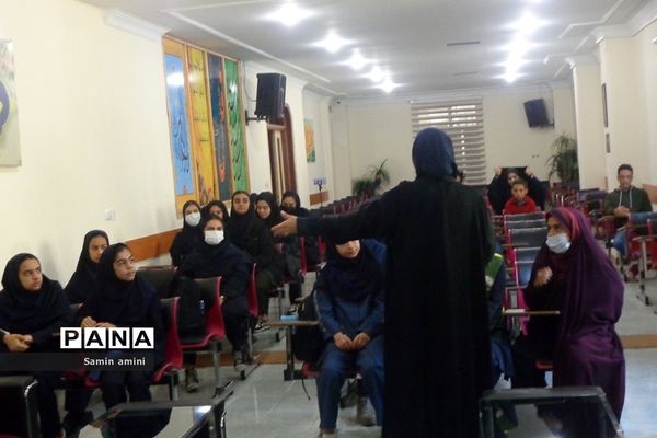 طرح هر مدرسه یک خبرنگار در آموزش و پرورش رودهن