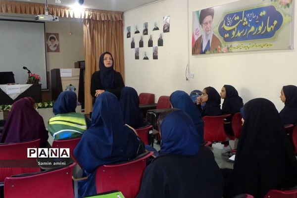 طرح هر مدرسه یک خبرنگار در آموزش و پرورش رودهن