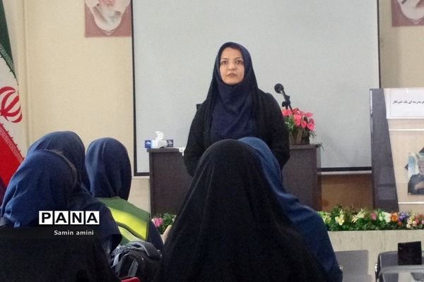 طرح هر مدرسه یک خبرنگار در آموزش و پرورش رودهن