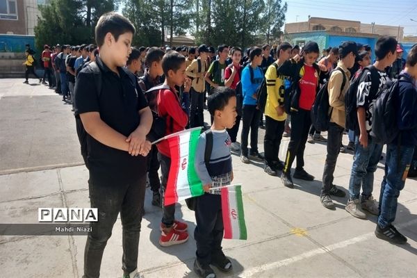نواخته شدن زنگ حمایت از فلسطین در دبیرستان بصیری‌۲ کاشمر