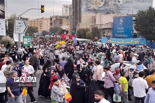 جشن بزرگ میلاد پیامبر اکرم (ص) در میدان ولیعصر تهران