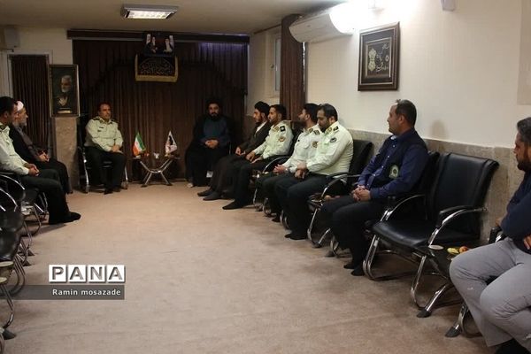 دیدار و تجلیل امام‌جمعه رودهن از کارکنان و خانواده شهدای نیروی انتظامی رودهن