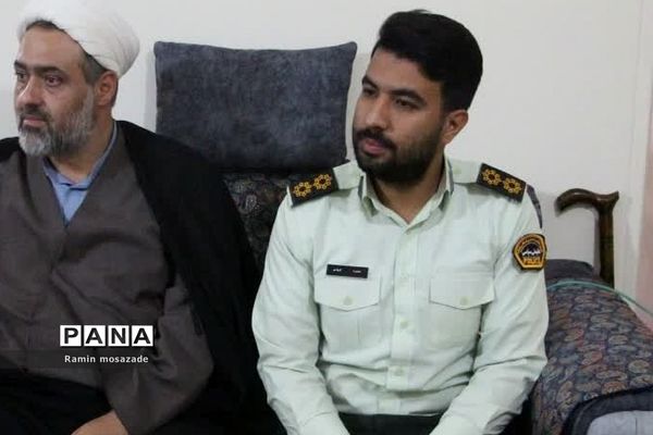 دیدار و تجلیل امام‌جمعه رودهن از کارکنان و خانواده شهدای نیروی انتظامی رودهن