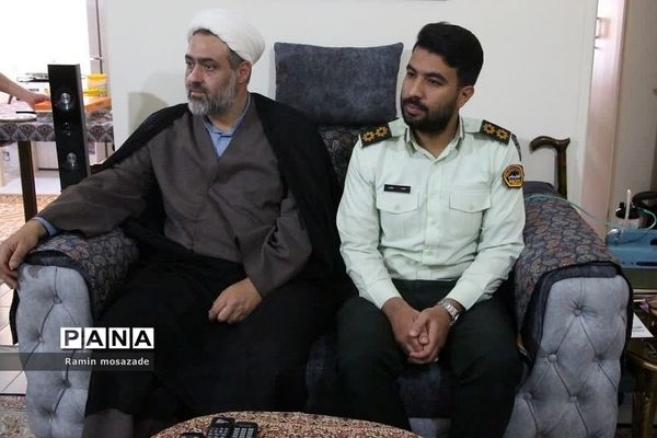 دیدار و تجلیل امام‌جمعه رودهن از کارکنان و خانواده شهدای نیروی انتظامی رودهن