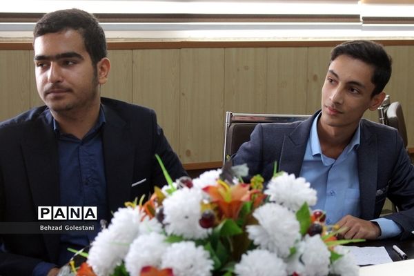 دیدار نمایندگان مجلس دانش‌آموزی با مدیرکل آموزش و پرورش آذربایجان غربی