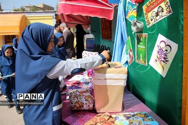 برگزاری جشن عاطفه‌ها در دبستان دوره دوم ۲۲ بهمن