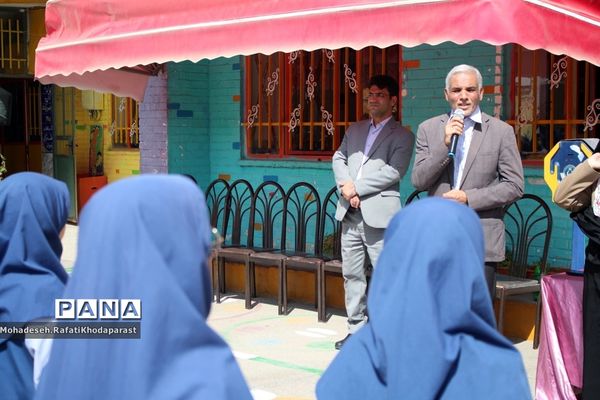 برگزاری جشن عاطفه‌ها در دبستان دوره دوم ۲۲ بهمن