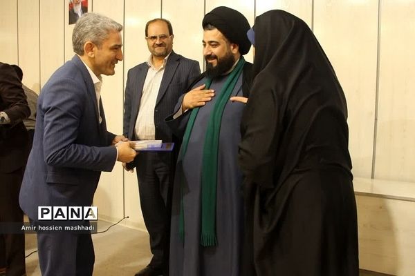 مراسم تجلیل از یاوران جمعه در آموزش و پرورش رودهن