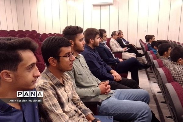 مراسم تجلیل از یاوران جمعه در آموزش و پرورش رودهن