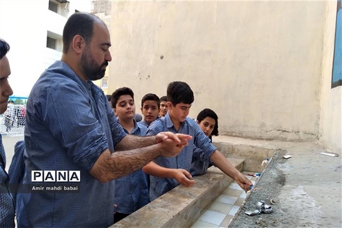 برگزاری نماز جماعت در مدارس برای ارتقای مولفه‌های تربیت اسلامی /فیلم