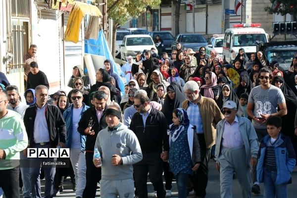 برگزاری همایش بزرگ پیاده‌روی خانوادگی در شهرستان‌فیروزکوه