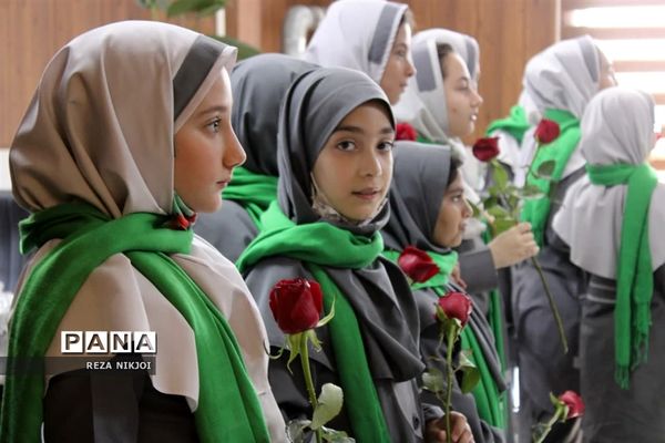 دیدار دانش‌آموزان با نیروی انتظامی شهرستان‌بهارستان