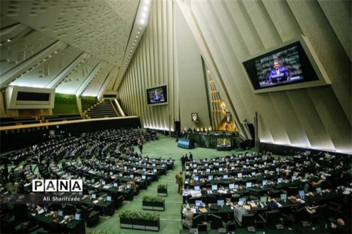 نمایندگان از اقدامات بین‌المللی دولت و رئیس‌جمهوری تقدیر کردند